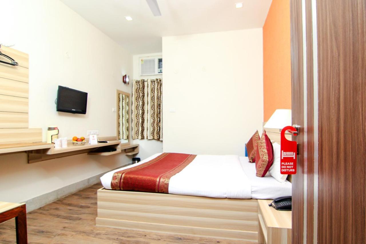 Hotel R B International Varanasi Exterior foto