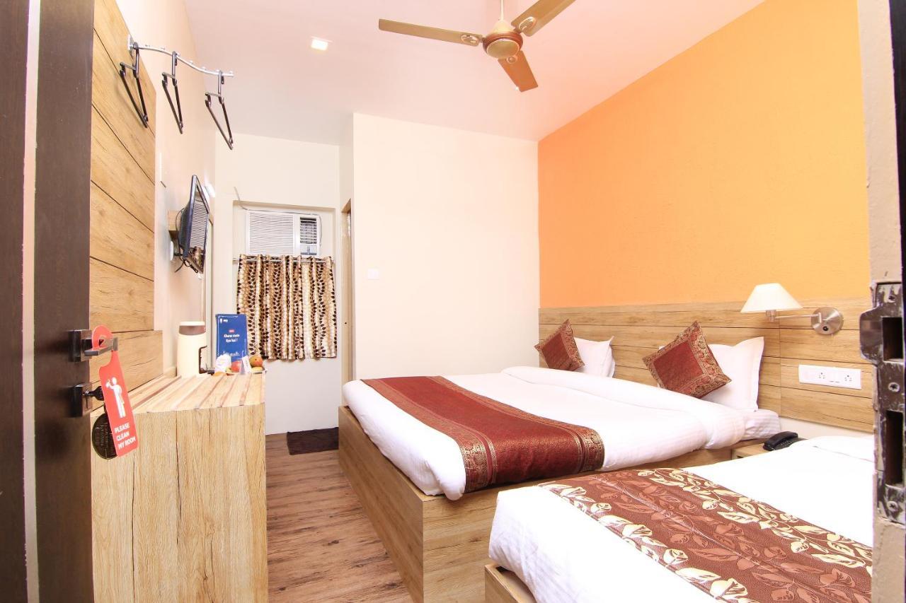 Hotel R B International Varanasi Exterior foto