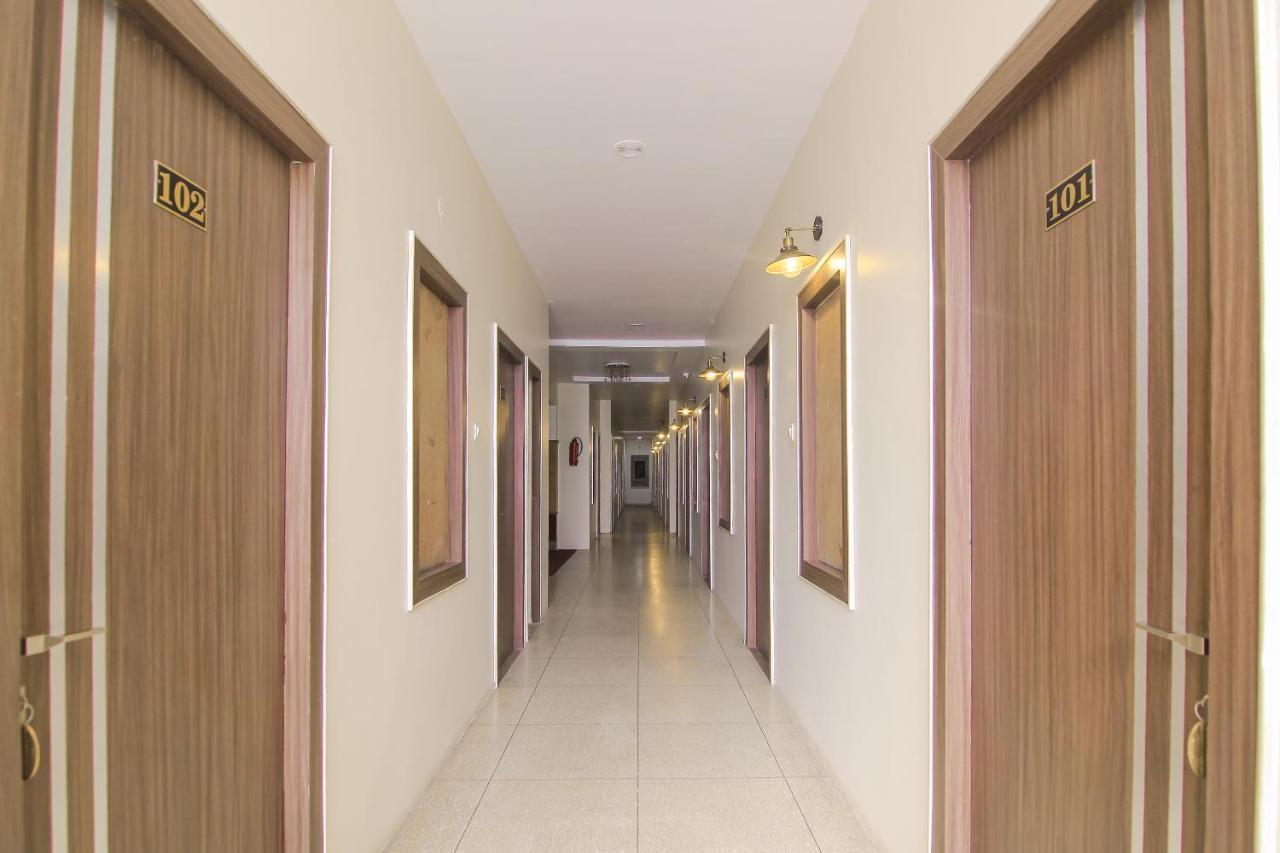 Hotel R B International Varanasi Exterior foto