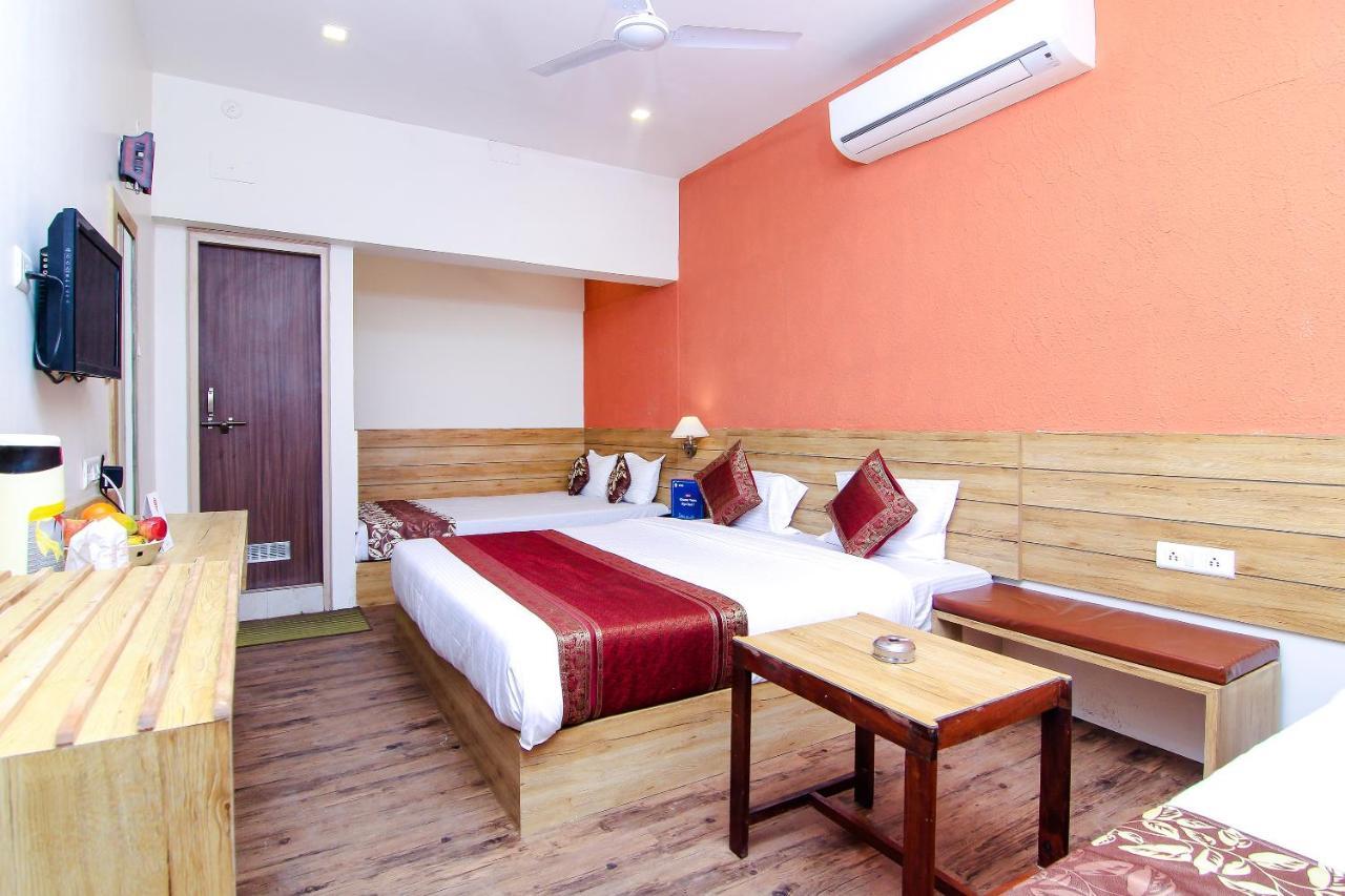 Hotel R B International Varanasi Exterior foto